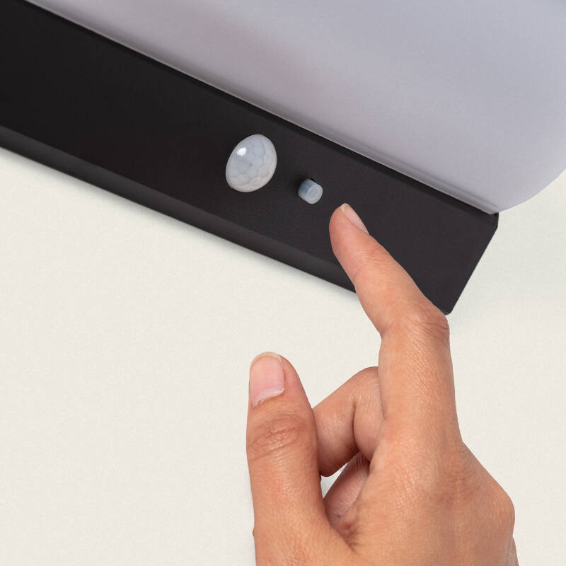 Imagen de Aplique de Pared Exterior Solar LED 5W Aluminio con Sensor de Movimiento Goran