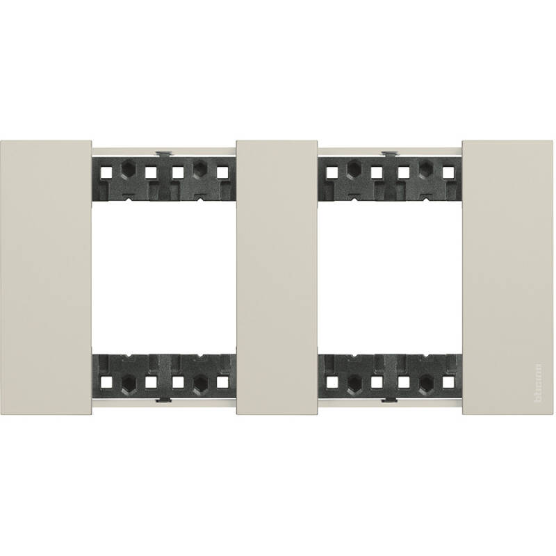 Producto de Placa Embellecedora 2 x 2 Módulos BTicino Living Now KA4802M2K_