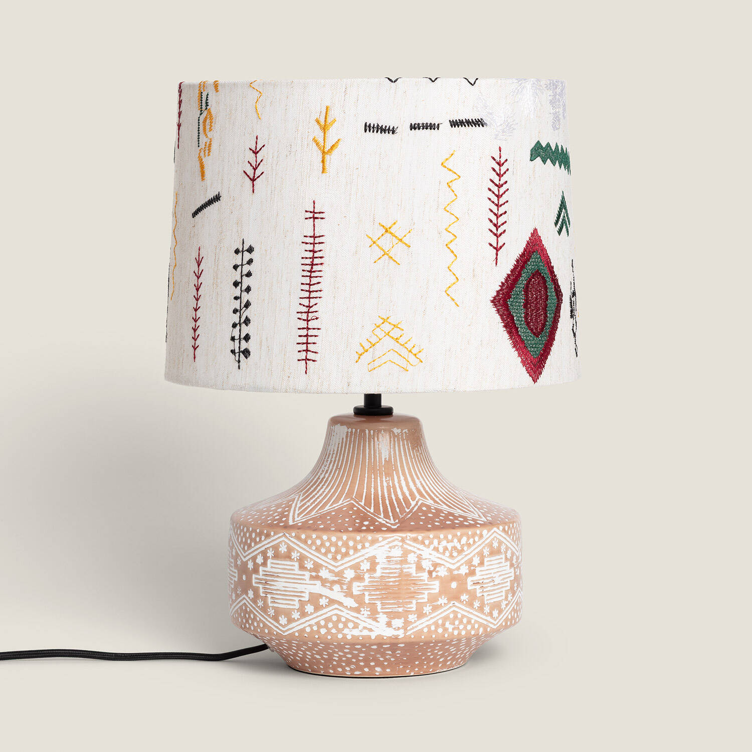 Lámpara de Mesa en Tela y Madera Agra