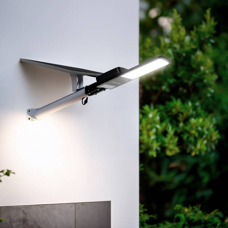 Imagem de Luminária LED Solar 1200 lm 120 lm/w Serbal com Sensor Crepuscular 