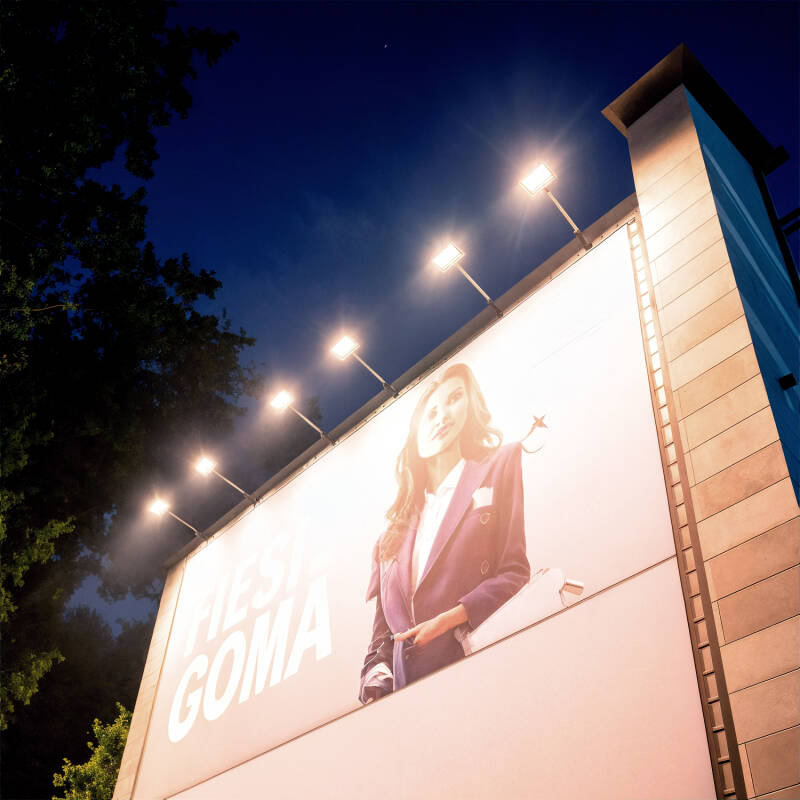 Imagen de Foco LED Especial Cartelería 8W Brazo 50cm