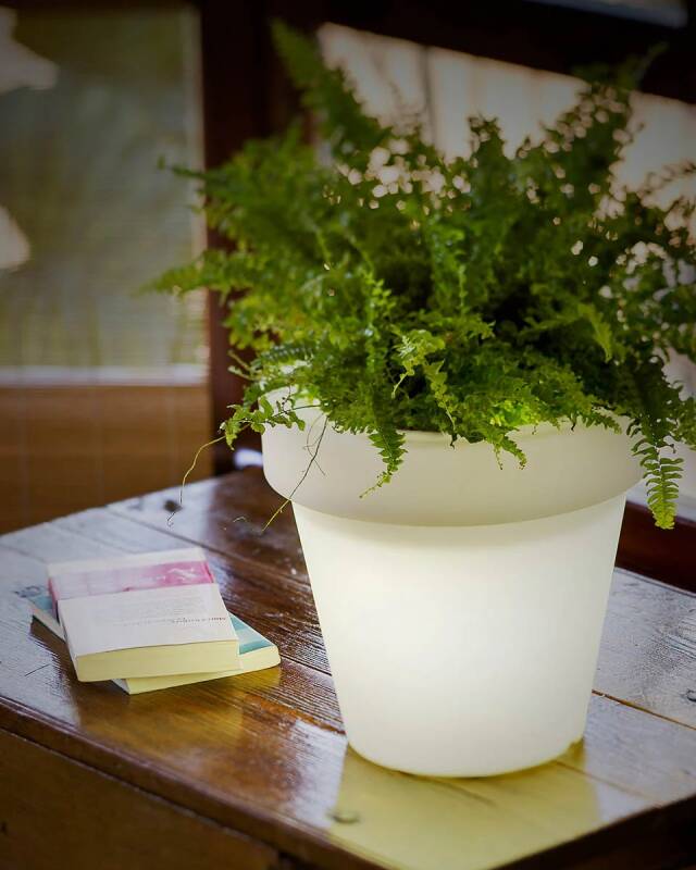 Imagem de Vaso Magnolia 30 Cabo Exterior Frio  Imagem de Vaso Magnolia 30 Cabo Exterior Frio