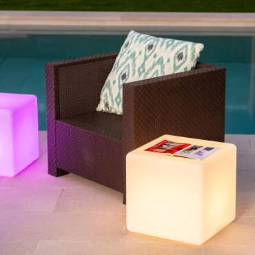 Fotografia do produto: Cubo LED RGBW Recarregável