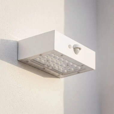 Aplique de Parede Exterior LED 3W Iluminação Dupla Cara com Sensor PIR Karl Solar
