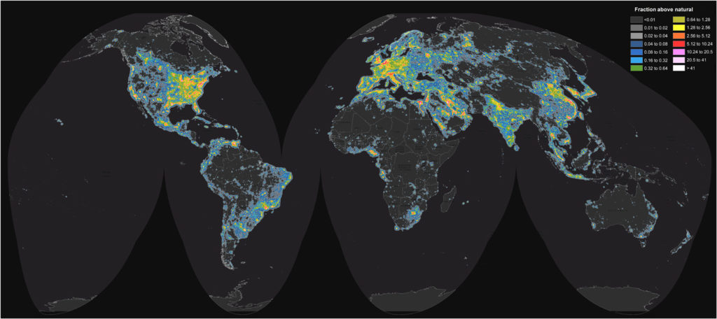 Mappa dell'inquinamento luminoso nel mondo