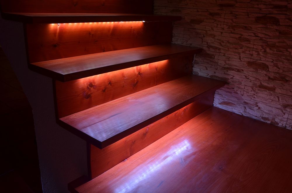 Tipo de iluminación: luz blanca cálida, fría o neutra depende del