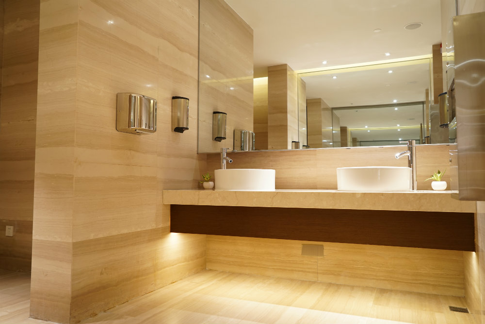 Diferentes ideas con iluminación LED para baños