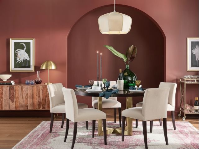 Sala de estar em mogno aconchegante
