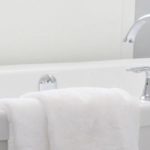 Cómo iluminar y decorar baños pequeños decorar baños pequeños