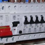 ¿Qué es y cómo funciona un disyuntor? Disyuntor eléctrico qué es y cómo funciona