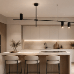 Cocina con lámparas de estilo moderno