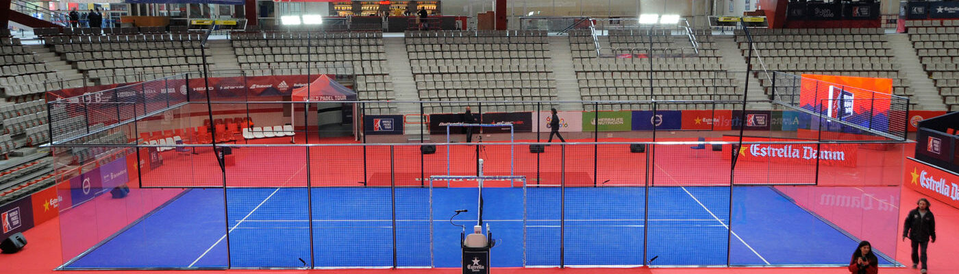 Iluminação em pistas de padel