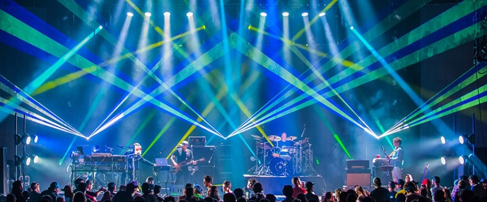 sistemas de control de la iluminación en un concierto